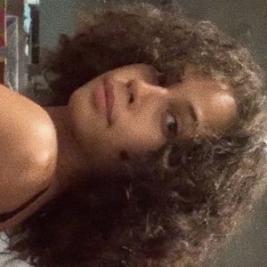 Meet your Posher, Eva